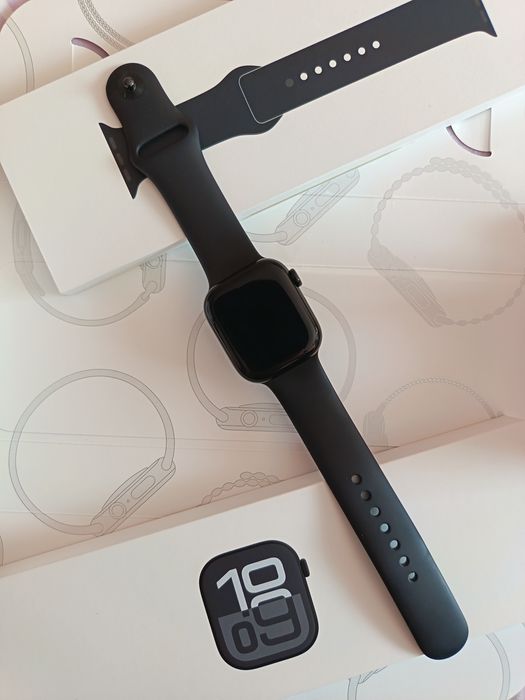 Apple Watch S10 GPS 42mm Jet Black M/L - с остатъчна гаранция