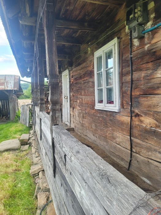 Casa din lemn de stejar tradițională Maramures