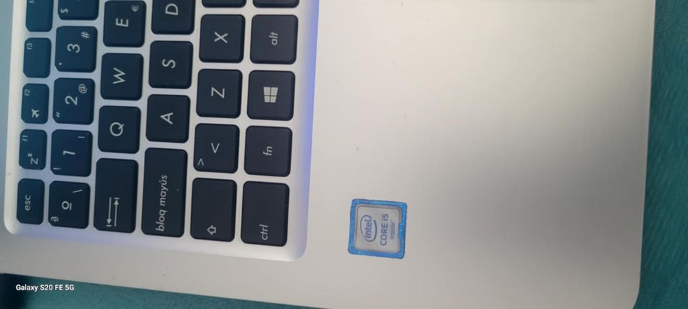 Am Laptop ASUS de vânzare urgent 450Lei