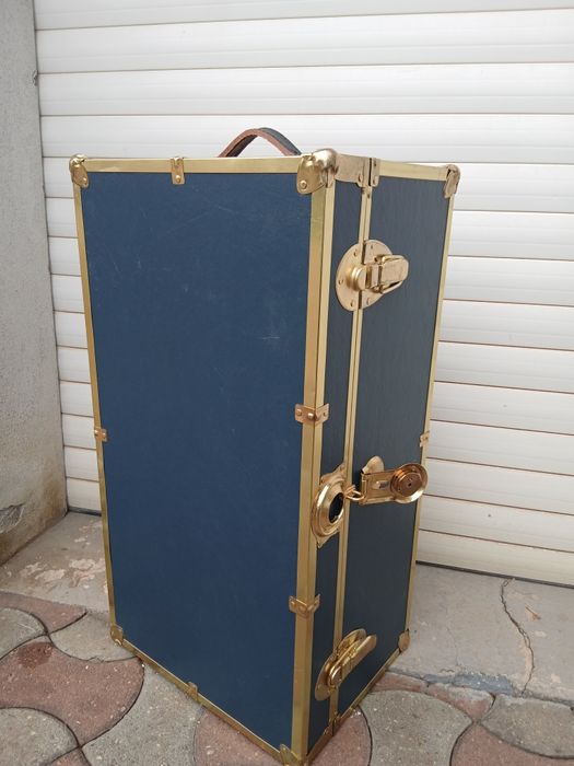 Ladă de zestre cu cheie