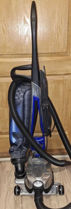 Vand aspirator Kirby , pret 4600 negociabil. Folosit stare buna.