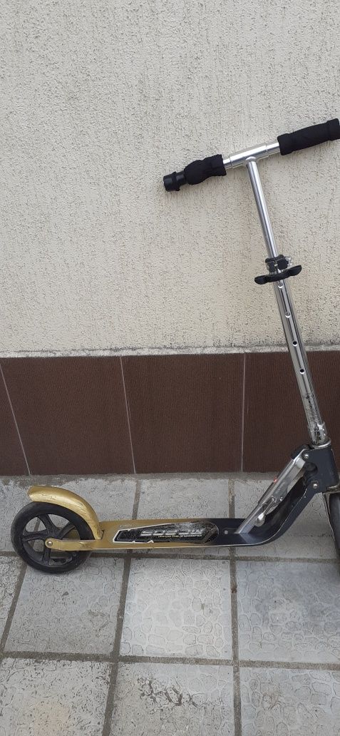 Тротинетка Hudora Big Wheel 205