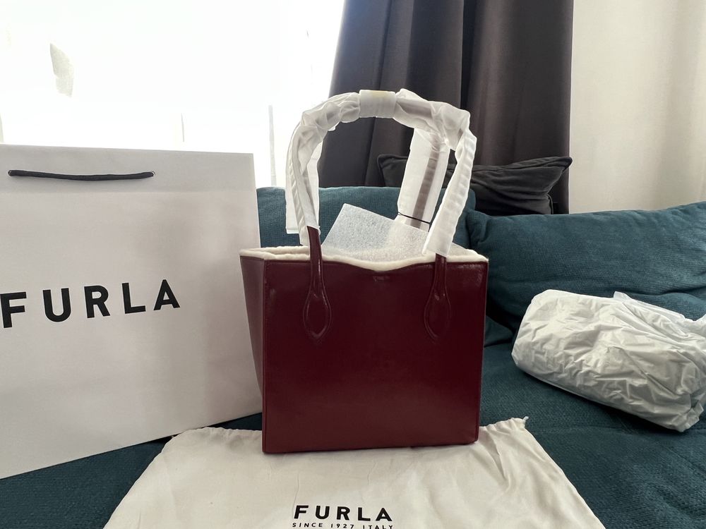 Furla Era Ciliegia. 100%оригинал, с етикети,сериен номер,Нови! 2 броя