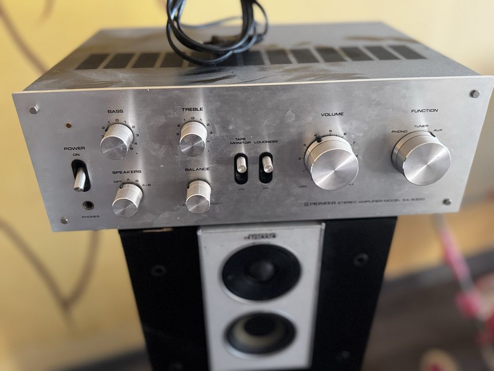Тонколони Jamo и усилвател Pioneer