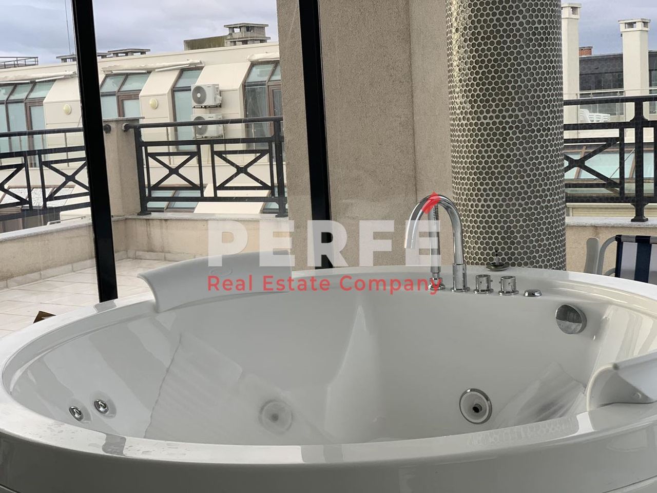 Продава се Многостаен апартамент в Поморие - 440 кв.м за 2160 €/кв.м - Снимка #7