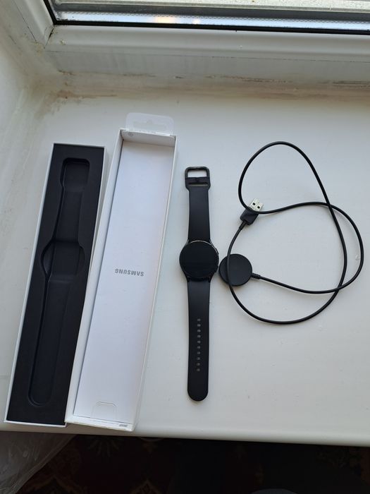 Часы samsung watch 4