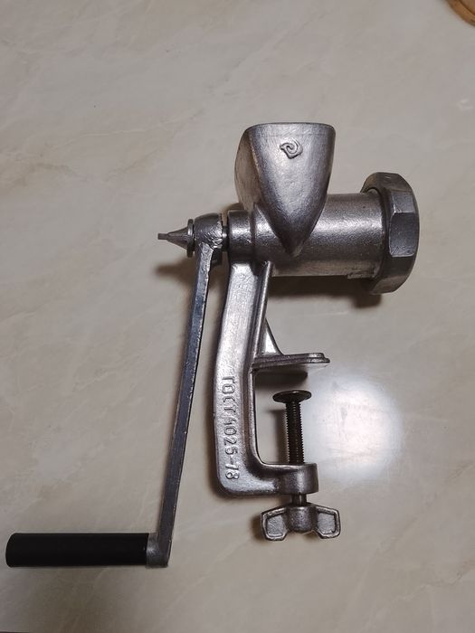 Мясорубка сотилади