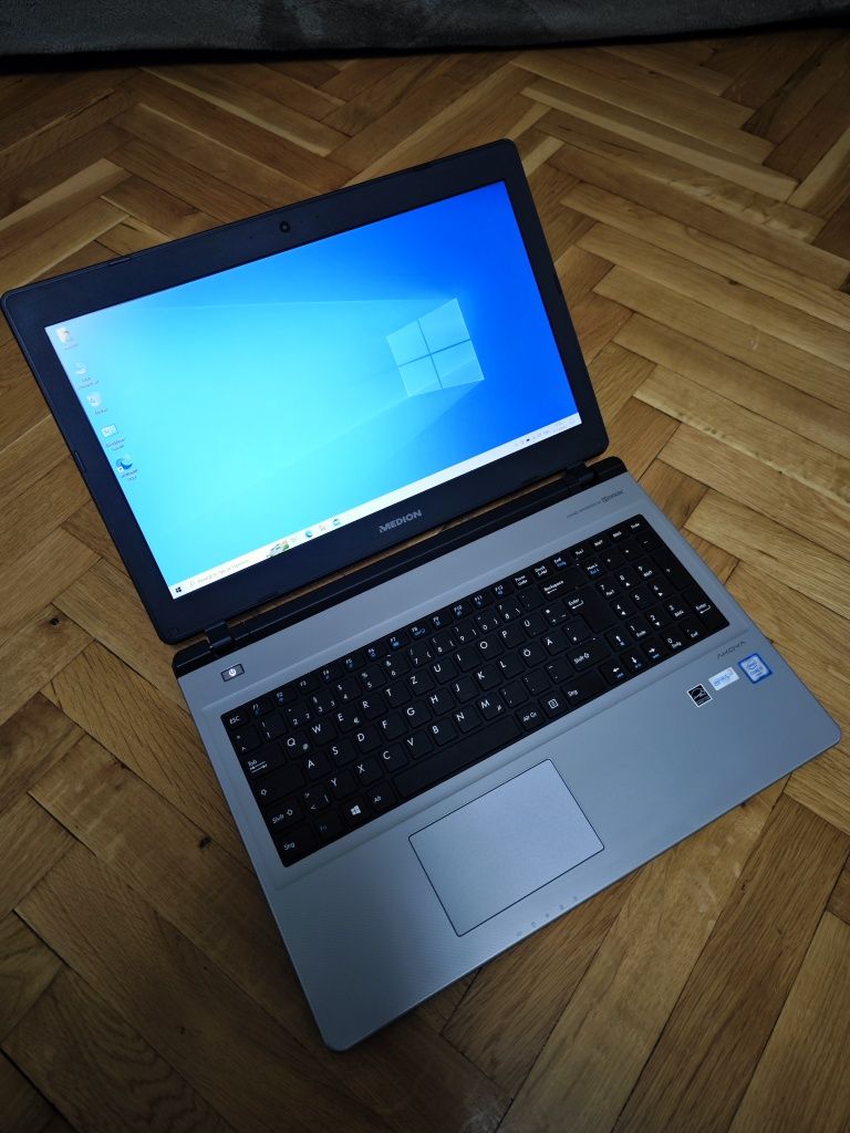 Лаптоп Medion Akoya /ssd / 6GB /