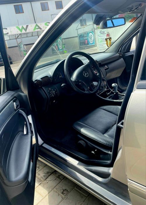 Mercedes-Benz C-Class Avantgarde