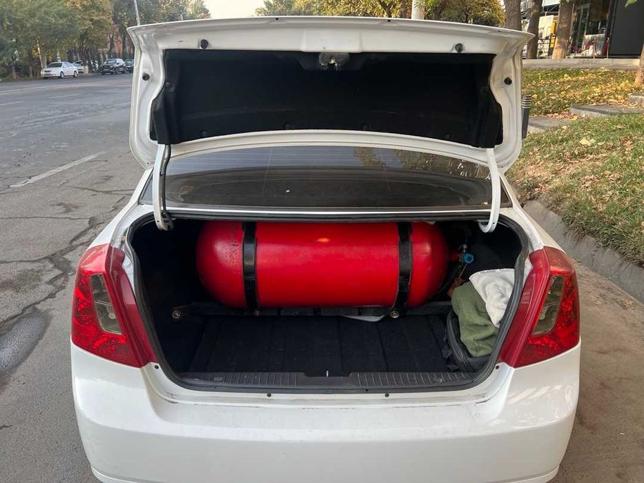 Продаётся Gentra 1.5 / декабрь 2021г / цвет белый / пробег 68 000 км