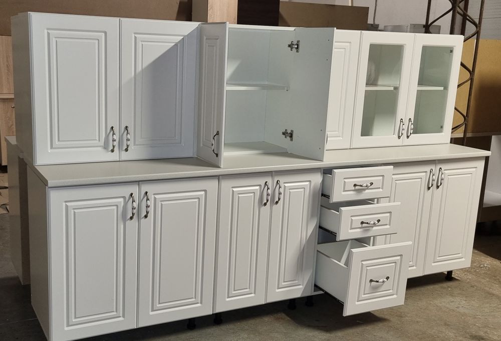 Mobila de bucatarie noua 2.6 m cu fronturi mdf