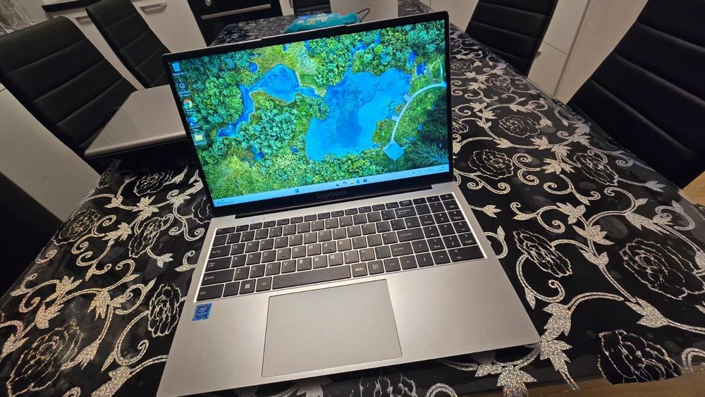 Vând 3 laptop-uri unu find de Gaming și cele 2 normale