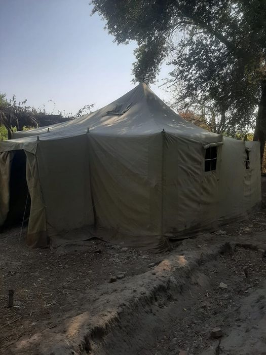 Палатка үлкен кең