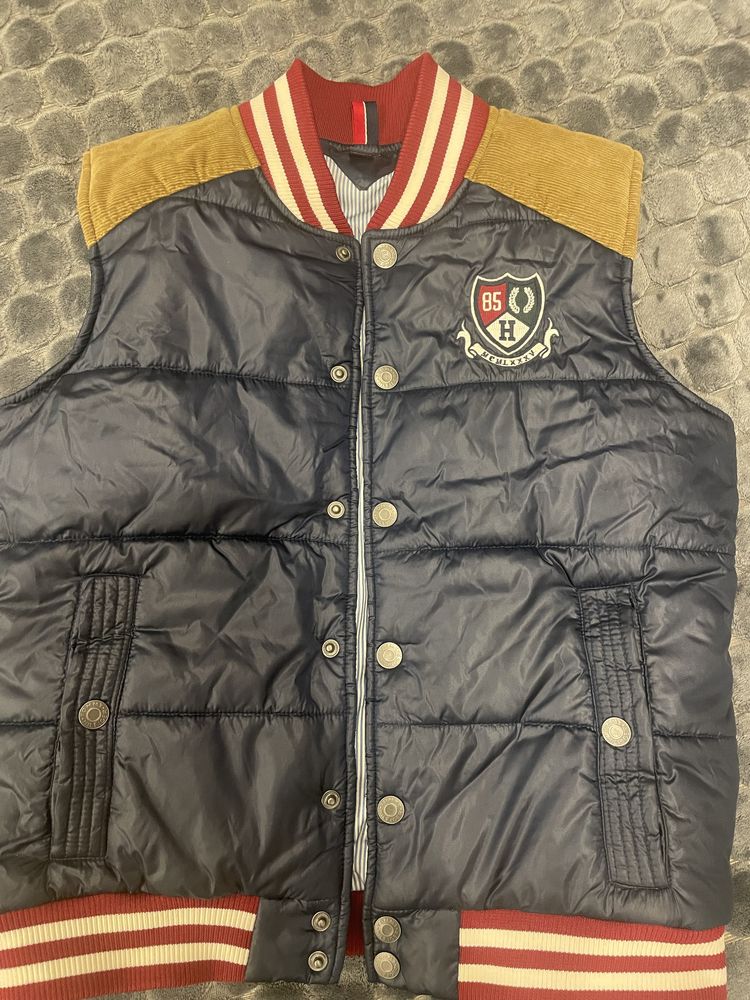 Vand vesta tommy hilfiger copii noua