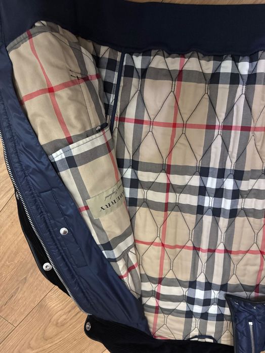 Мъжко оригинално яко Burberry- L размер