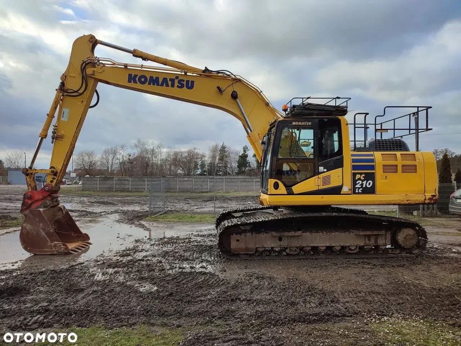 Închiriez excavatoare , buldo,bascule 8x4