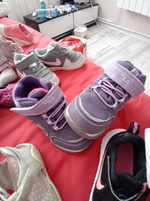 Найк. Адидас Пума за  момичета сандали,боти маратонки от 20 до 24 н