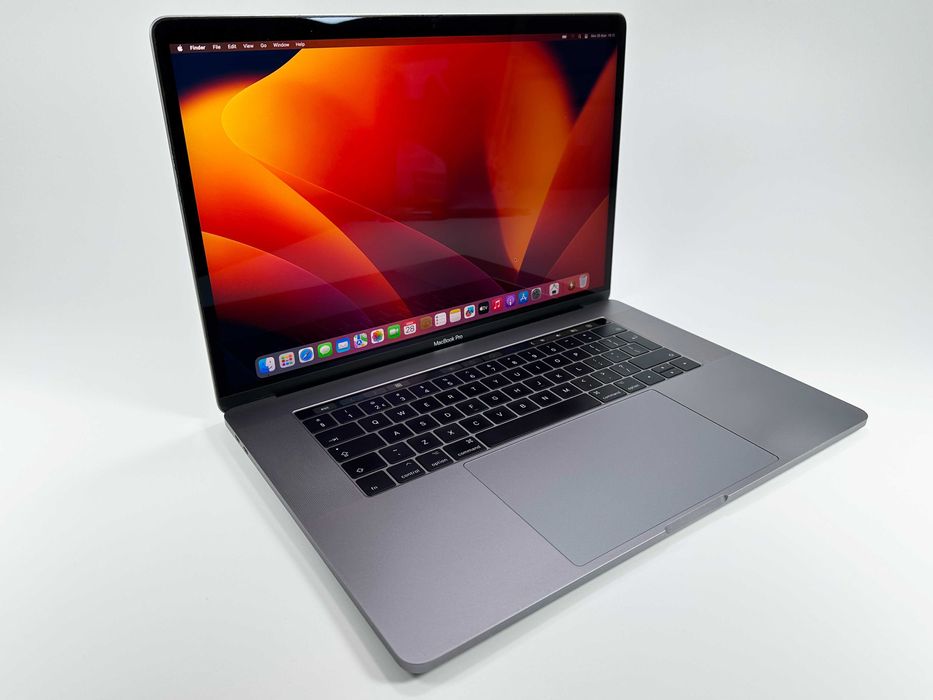 Macbook Intel i7 16gb 512ssd 15 inch Retina Radeon Pro Touchbar