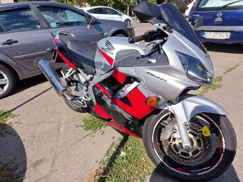 Honda   cbr f4i 600