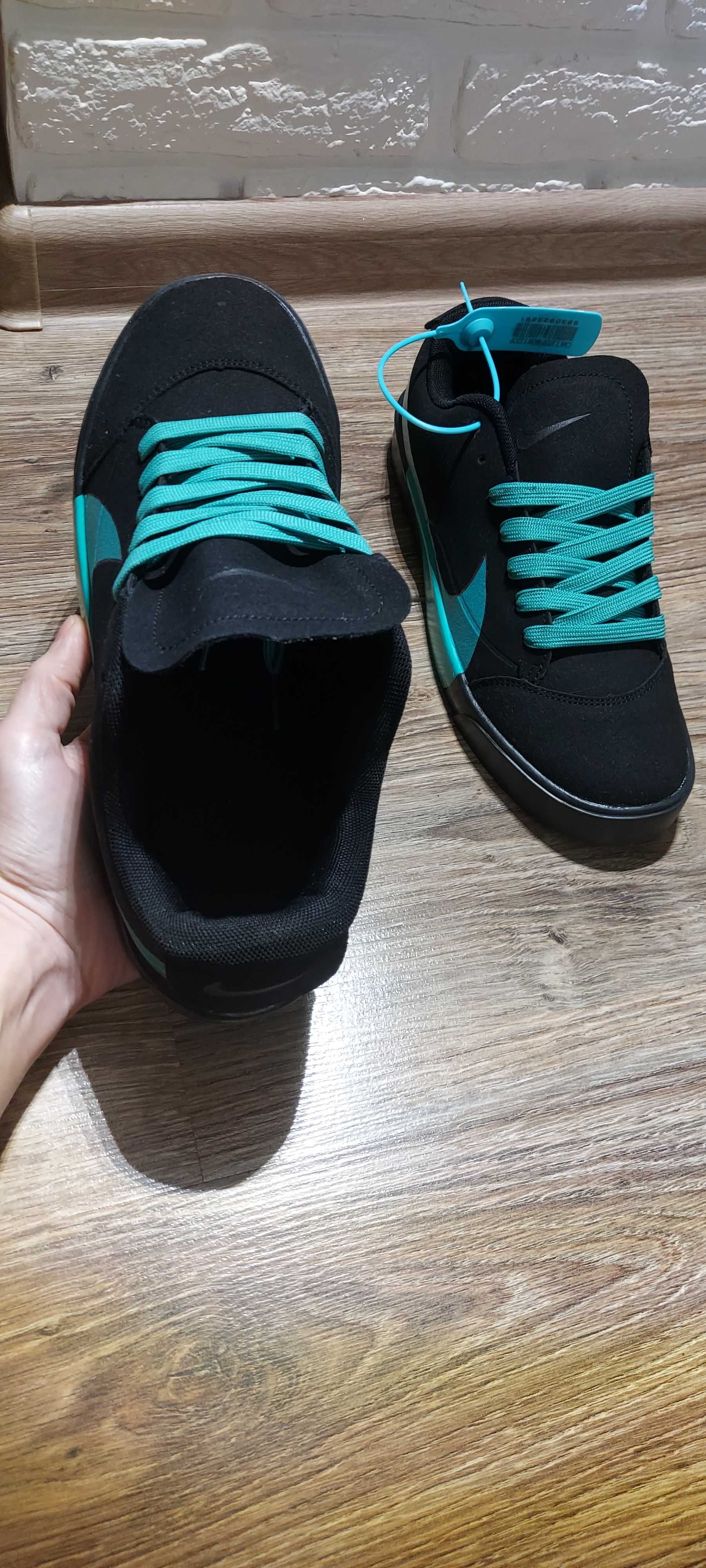 Продам кросовки Nike новые размер 41