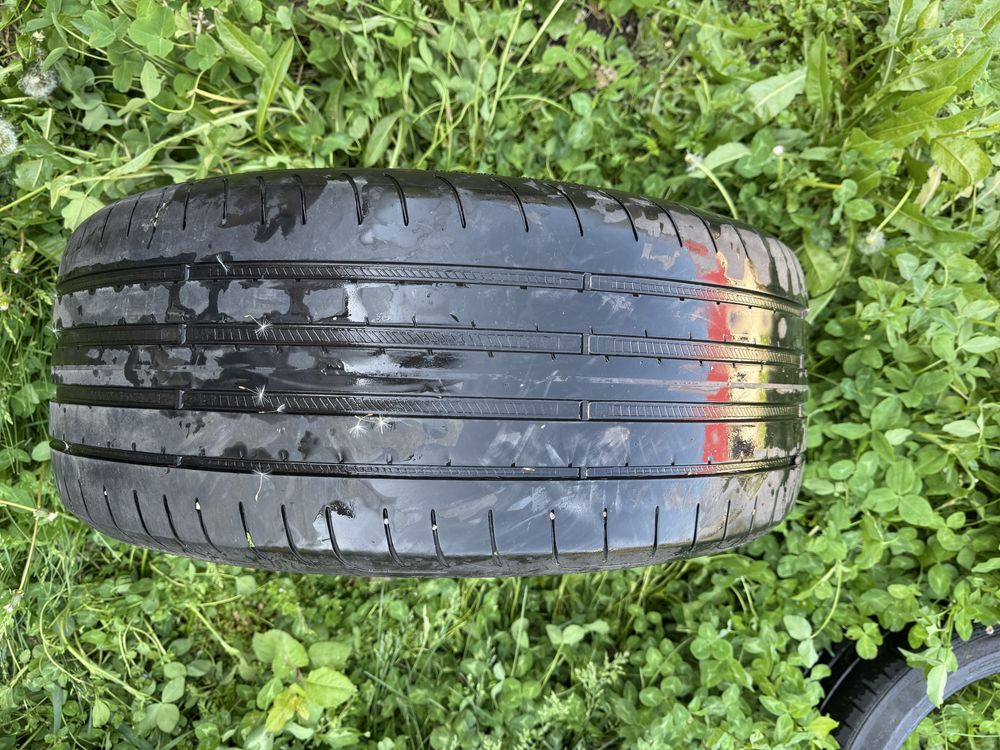 Продам пару шин 235/45/18