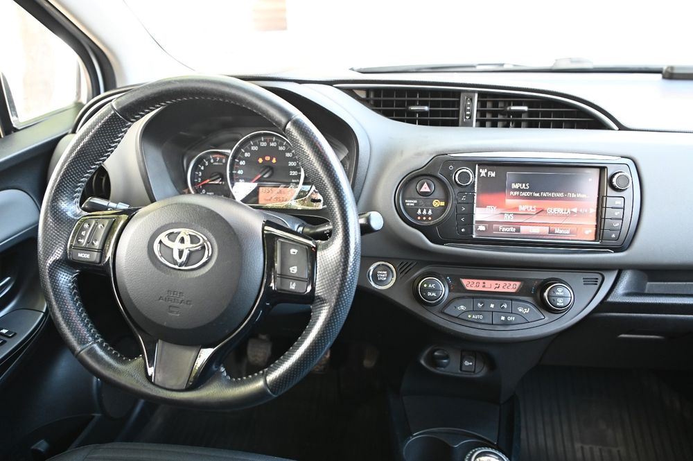 Vand Toyota Yaris unic proprietar