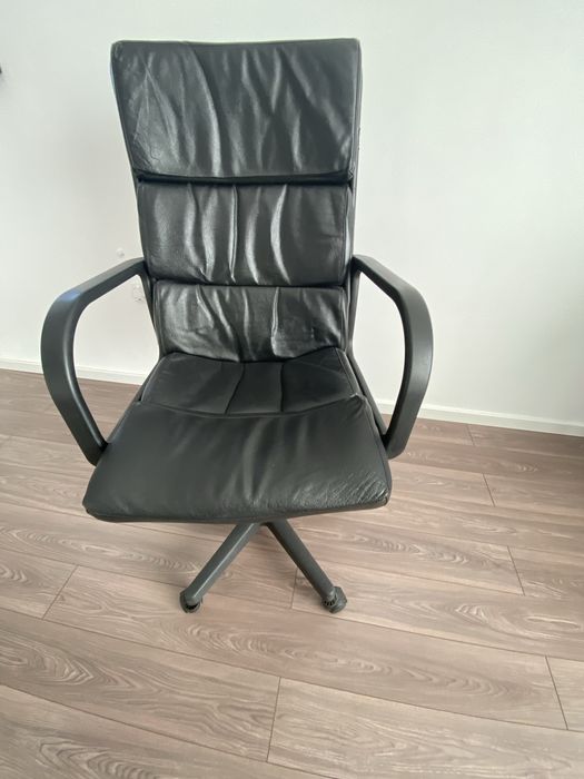 Scaun de birou reglabil pe toate directile