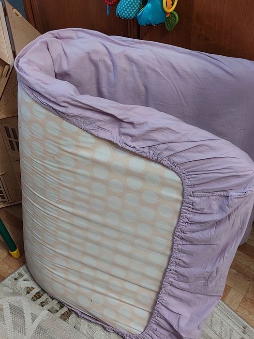 Продам детский матрас в кроватку