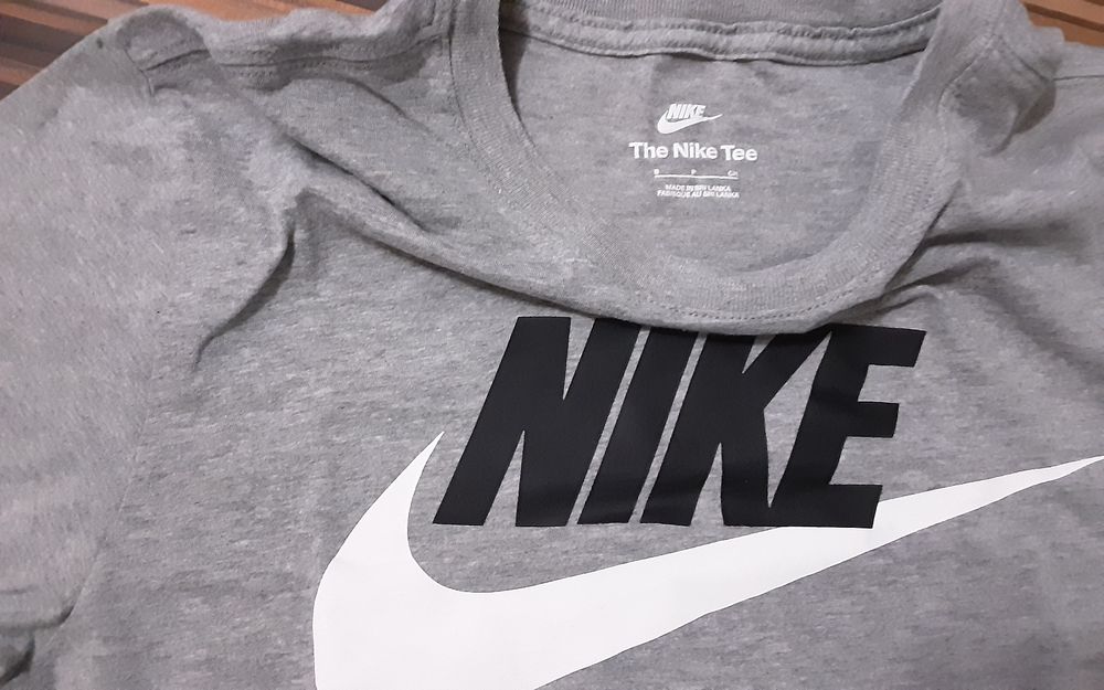 (S)  NIKE under armour оригинални памучни тениски,панталон и клин