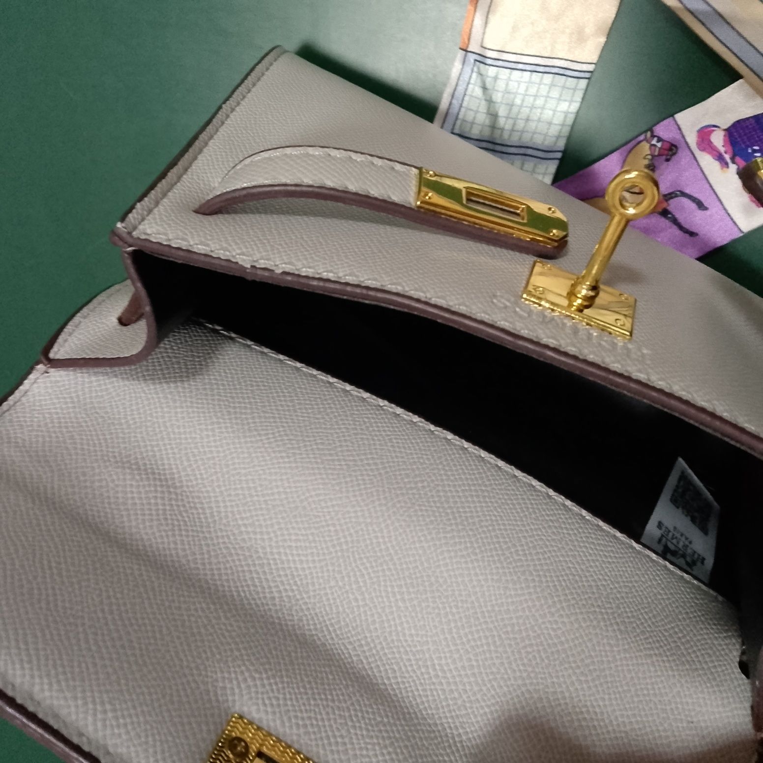 HERMES севимли сумичкам