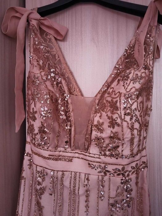 Разкошни рокли за предстоящите празници