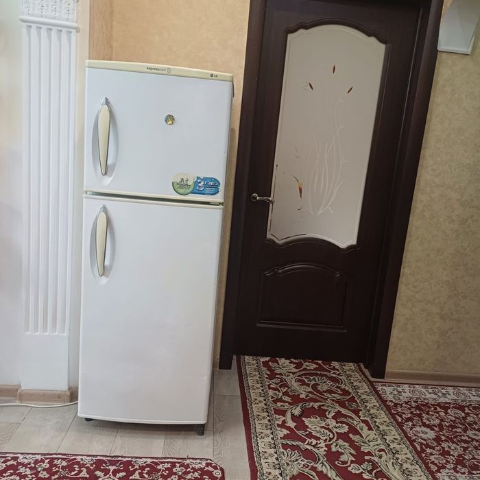 Продам двухкамерный холодильник LG.No-frost(самооттайка)Могу доставить