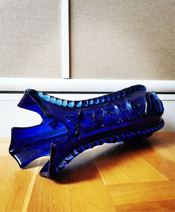 Антикварна кобалтово синя стъклена ваза ръчна духано стъкло орнаменти