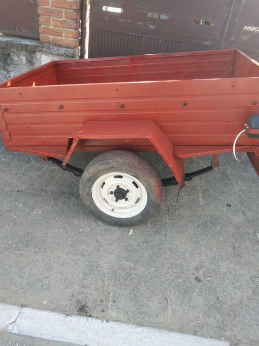 продавам ремарке  без регистрация,