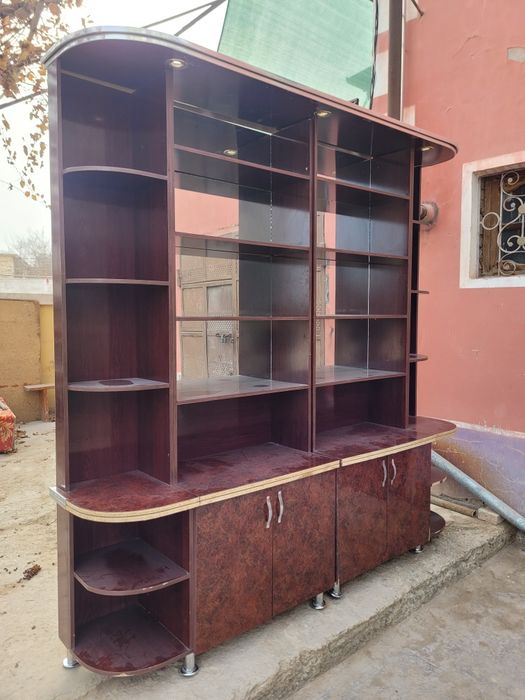 Shkaf sotiladi xivada