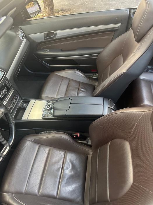 Mercedes E350 Cabrio decapotabila
