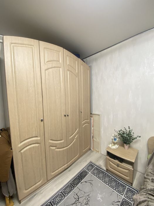 Продам спальный гарнитур