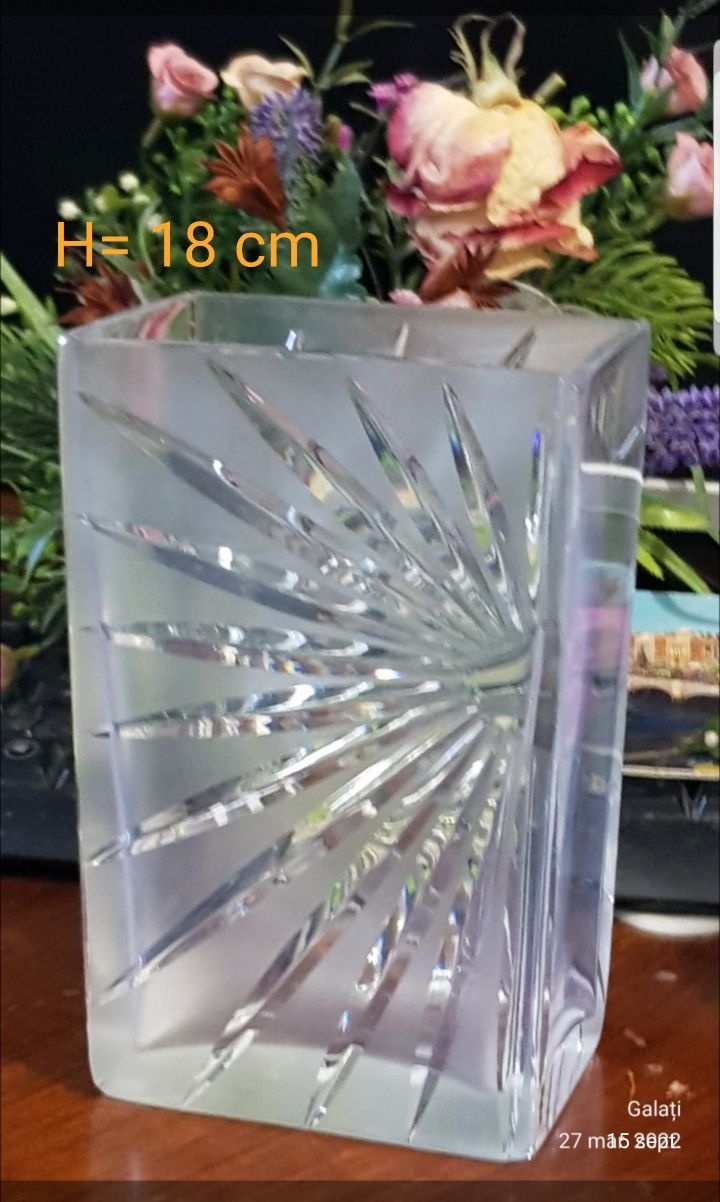 Vaze cristal diferite