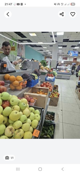 Фрукты и овощи места для продажу 500000