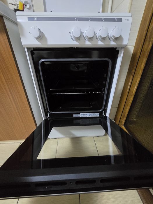 Vând aragaz și hotă