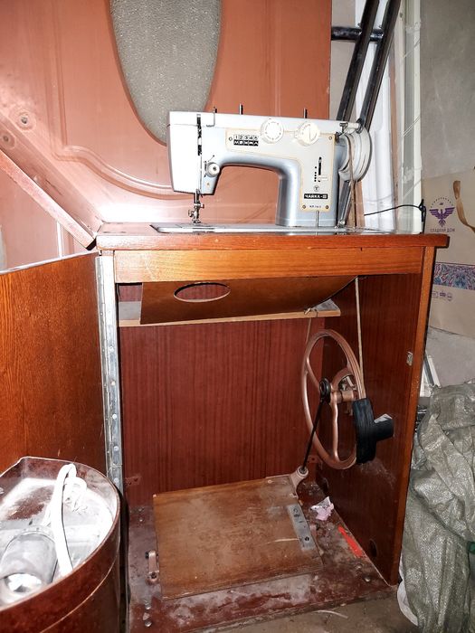 Швейная машина продается срочно