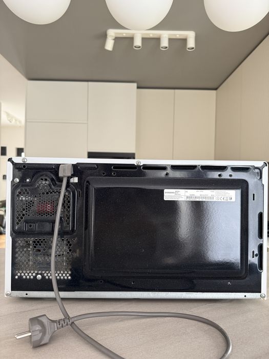 Cuptor microunde samsung putin folosit, fara farfuria de sticla