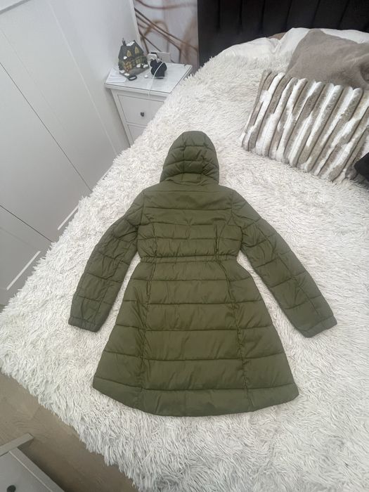 Продавам зелено яке BENETTON