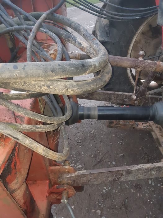 Vând, schimb tocător de resturi vegetale braț de 8m