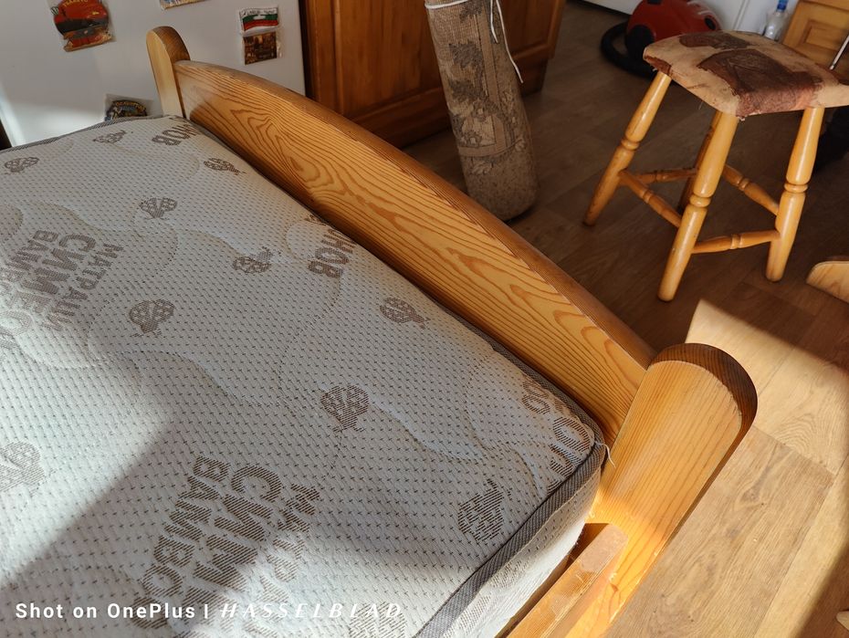 Легло единично креват с матрак от масивно дърво за един човек