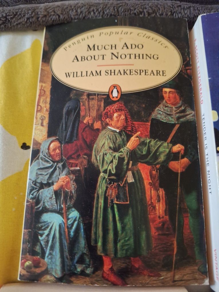Книги на англиийски и български
