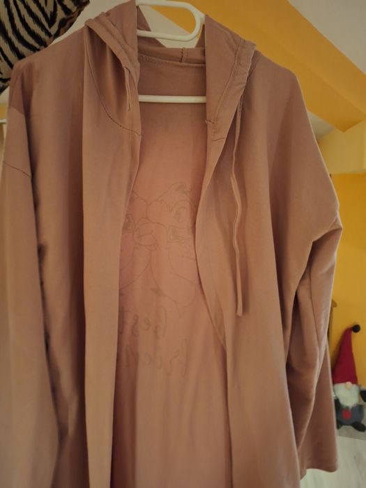 Тънко розово горнище