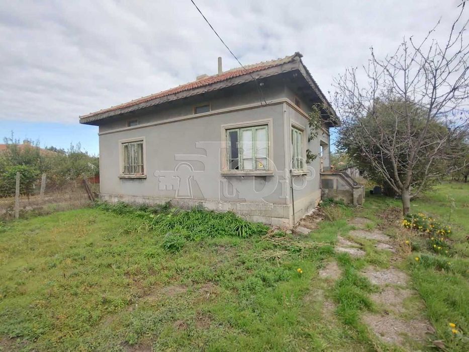 Пленимир, обл. Добрич, голяма къща с голям двор и гараж, 44990лв