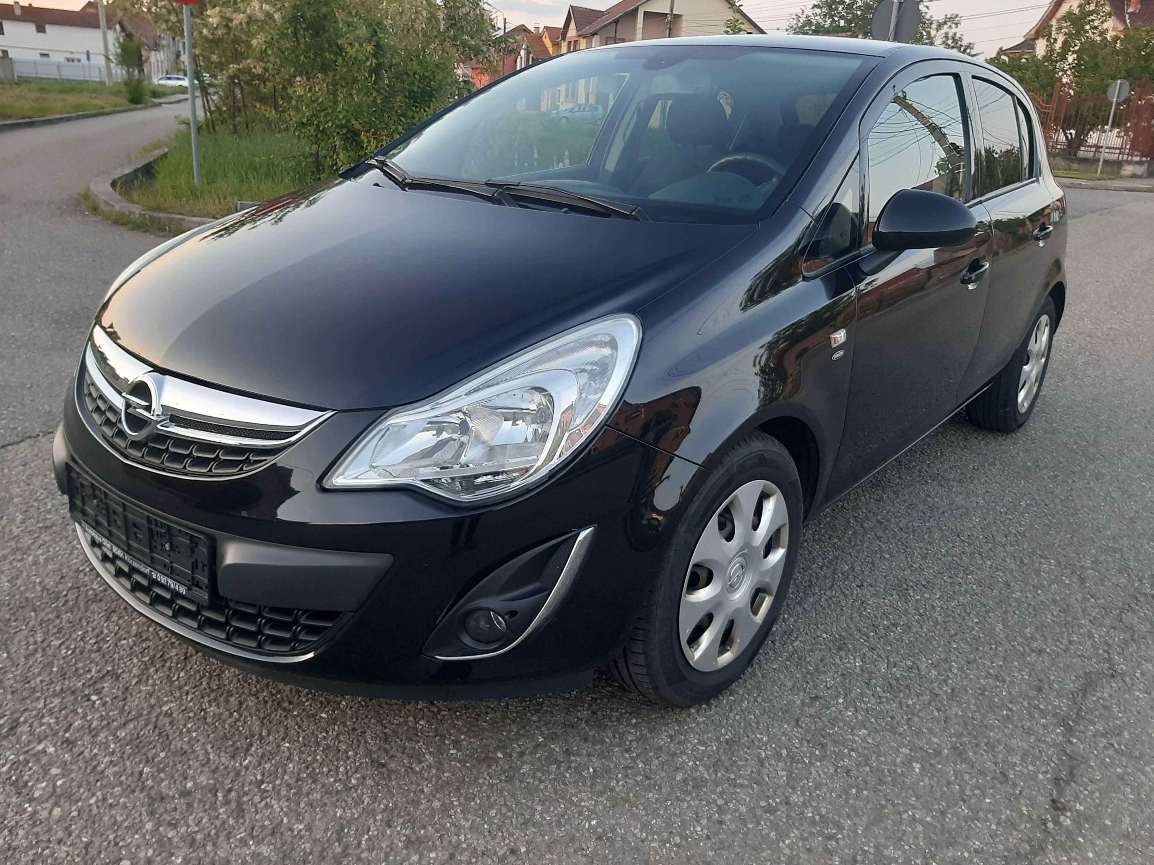 Opel Corsa 1,4 benzina An 2012 Euro 5