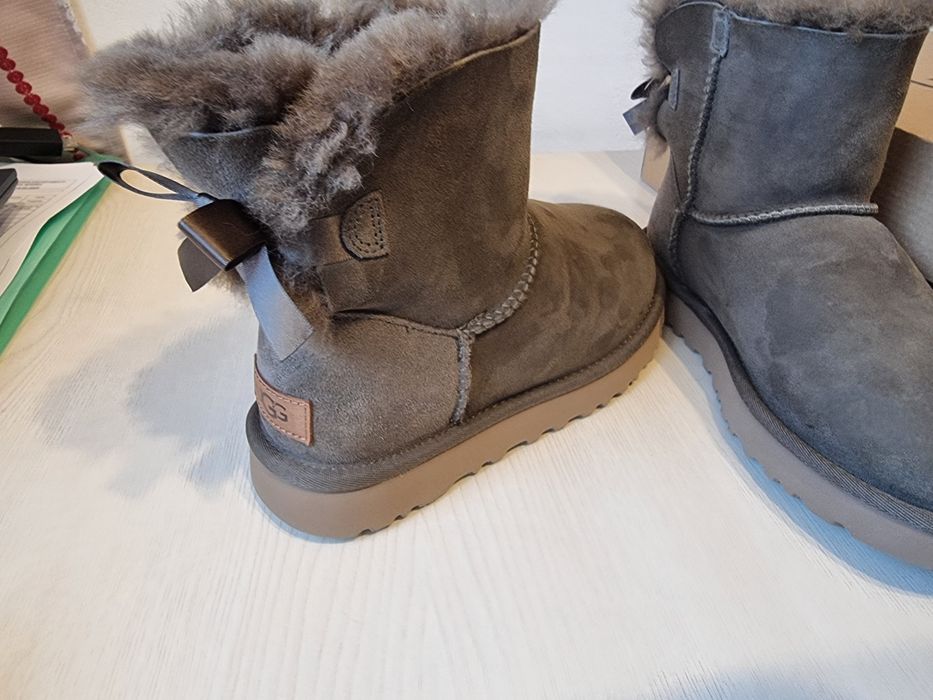Vand Cizme dama UGG nr 37 , noi